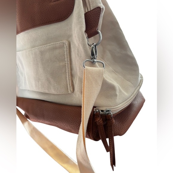 Graf Lantz Canvas Weekender Tote - Picture 6 of 8